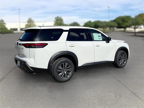 2025 Nissan Pathfinder S