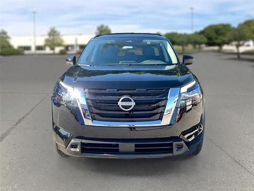 2025 Nissan Pathfinder S