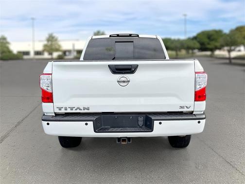 2017 Nissan Titan SV