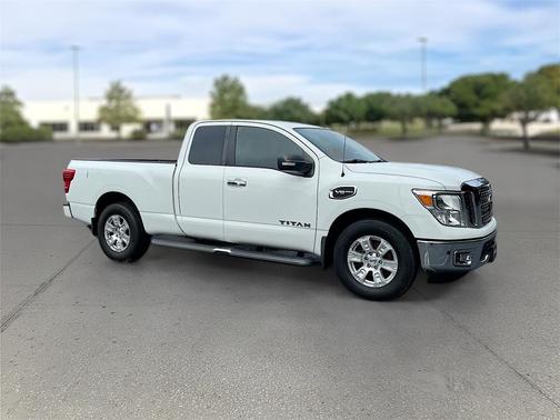 2017 Nissan Titan SV