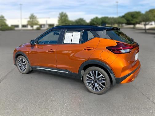 2023 Nissan Kicks SR