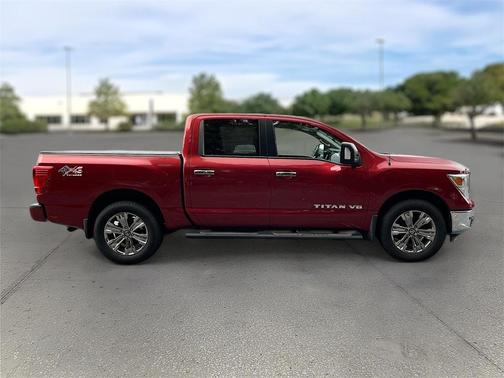 2018 Nissan Titan SV