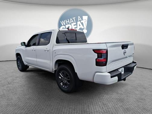 Glacier White 2026 Nissan Frontier SV