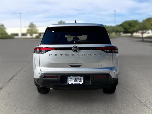 2025 Nissan Pathfinder S