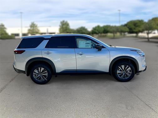 2025 Nissan Pathfinder S