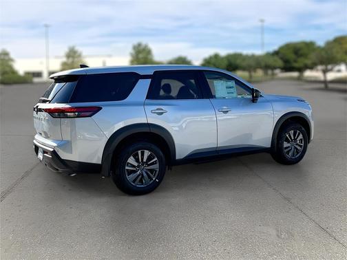 2025 Nissan Pathfinder S