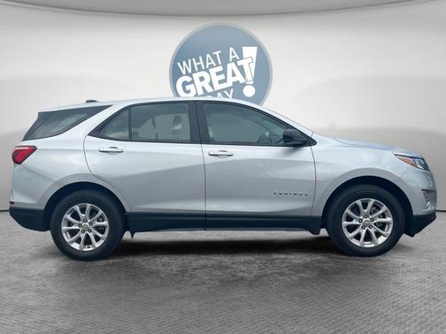 Silver Ice Metallic 2021 Chevrolet Equinox LS