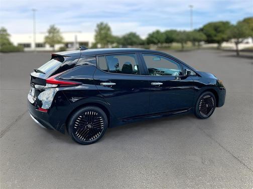 2023 Nissan Leaf SV PLUS