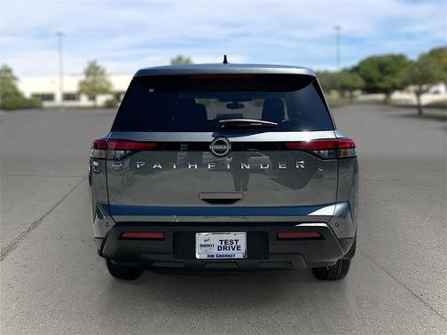 2025 Nissan Pathfinder S