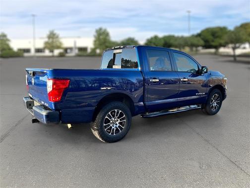 2021 Nissan Titan SV
