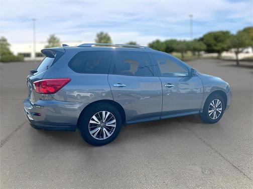 2020 Nissan Pathfinder SL