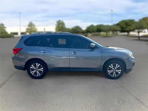 2020 Nissan Pathfinder SL