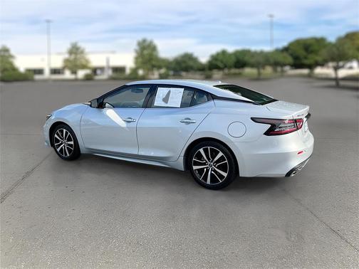 2023 Nissan Maxima SV