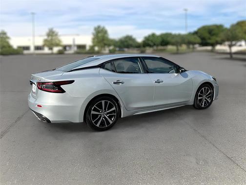 2023 Nissan Maxima SV