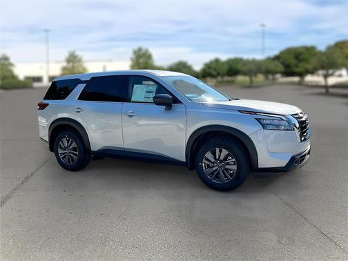 2025 Nissan Pathfinder S