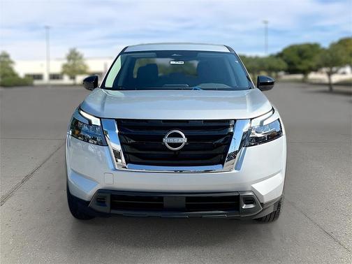 2025 Nissan Pathfinder S