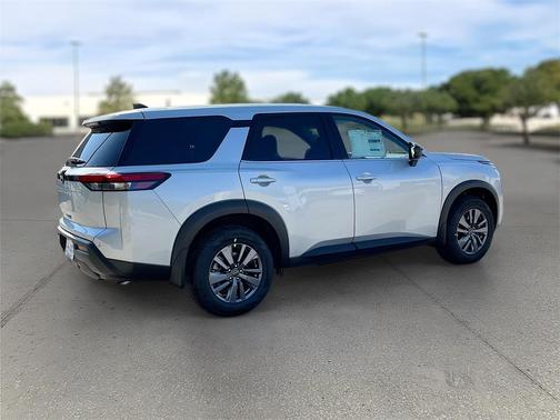 2025 Nissan Pathfinder S