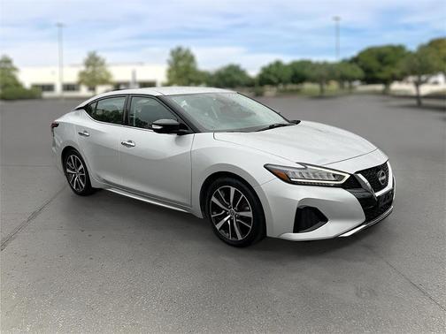 2023 Nissan Maxima SV