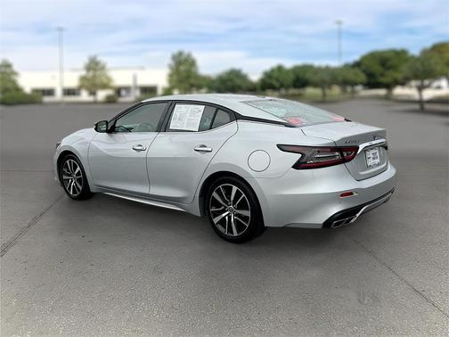 2023 Nissan Maxima SV