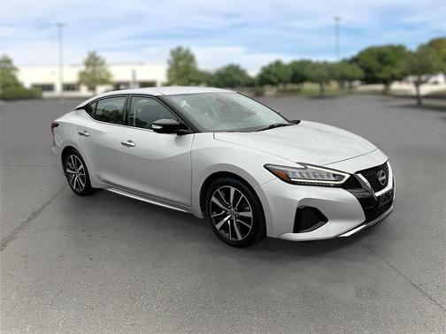 2023 Nissan Maxima SV
