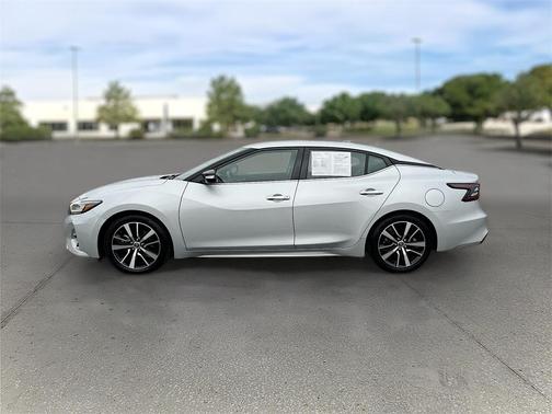 2023 Nissan Maxima SV