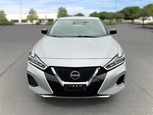 2023 Nissan Maxima SV