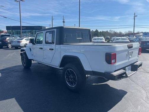 2023 Jeep Gladiator Overland