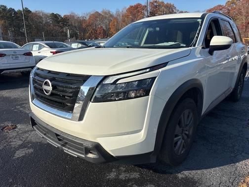 2024 Nissan Pathfinder SV