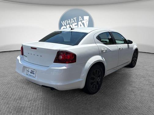 Bright White Clearcoat 2014 Dodge Avenger SE