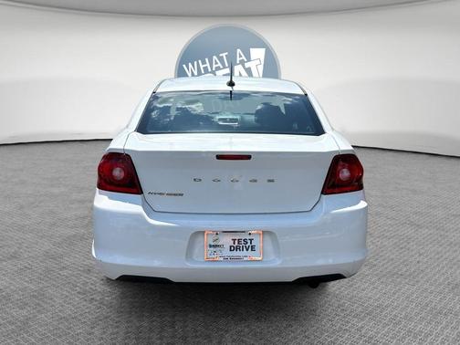 Bright White Clearcoat 2014 Dodge Avenger SE