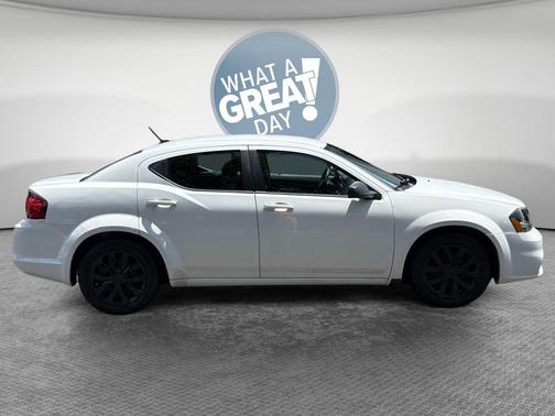 Bright White Clearcoat 2014 Dodge Avenger SE