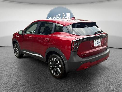 Scarlet Ember T 2025 Nissan Kicks SV