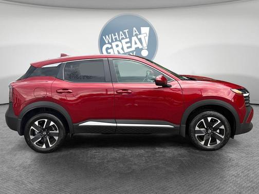 Scarlet Ember T 2025 Nissan Kicks SV