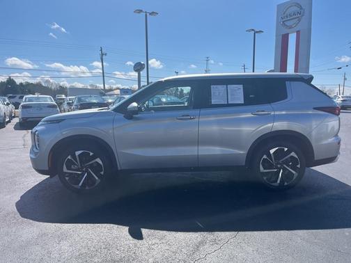 2024 Mitsubishi Outlander SE