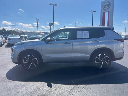 2024 Mitsubishi Outlander SE