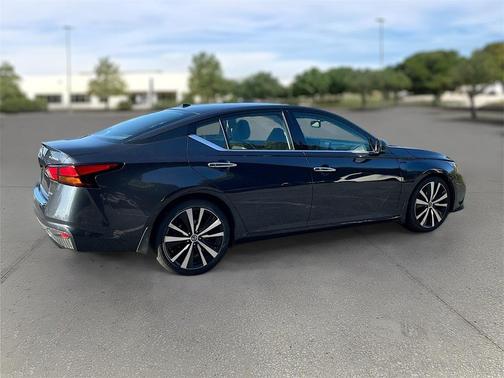 2020 Nissan Altima 2.0 Platinum