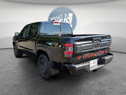 Black 2025 Nissan Frontier PRO-4X