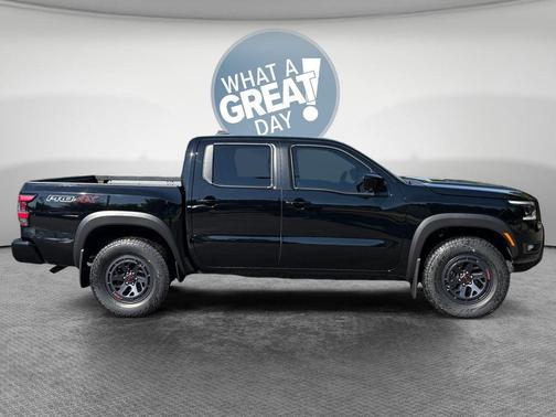 Black 2025 Nissan Frontier PRO-4X