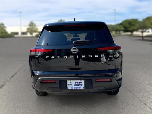 2025 Nissan Pathfinder S