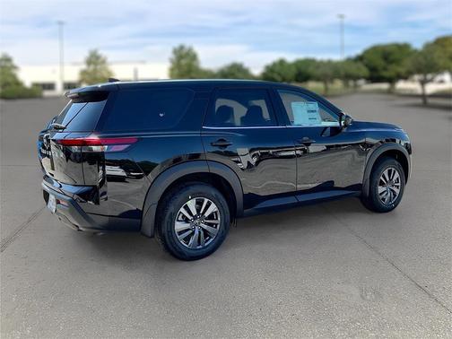 2025 Nissan Pathfinder S