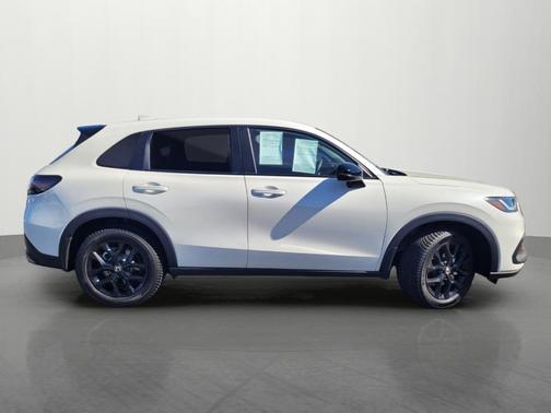 Platinum White Pearl 2024 Honda HR-V Sport