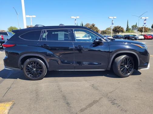 2023 Toyota Highlander XSE