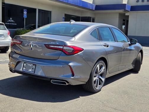 2025 Acura TLX Technology