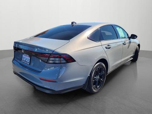 Urban Gray Pearl 2025 Honda Accord SE