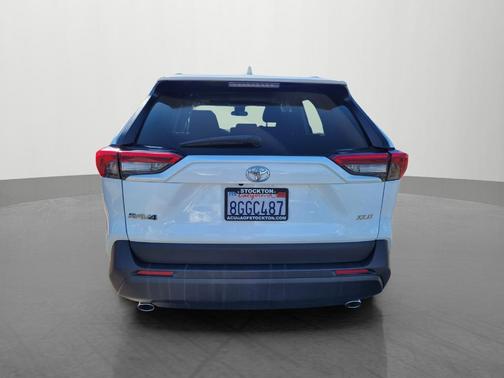 Super White 2019 Toyota RAV4 XLE