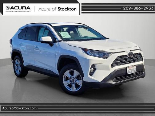 Super White 2019 Toyota RAV4 XLE