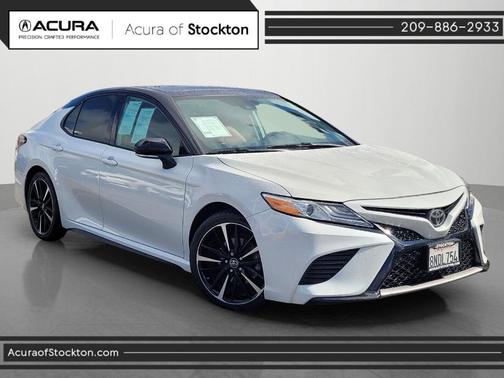 Midnight Black Metallic 2020 Toyota Camry XSE