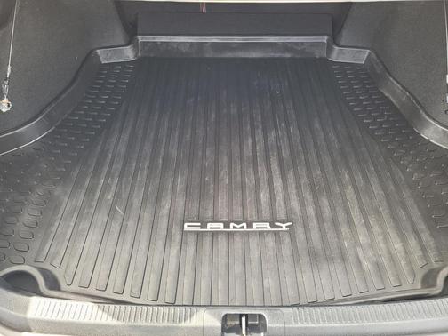 Midnight Black Metallic 2020 Toyota Camry XSE