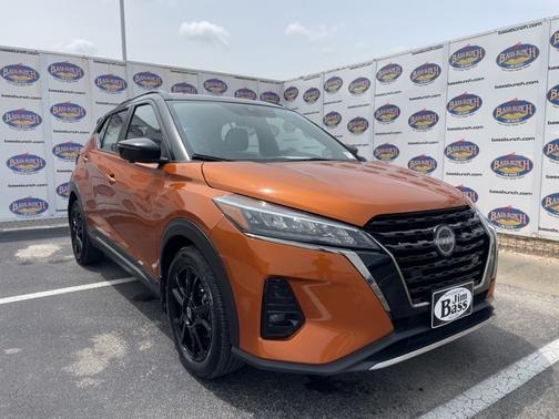 2023 Nissan Kicks SR