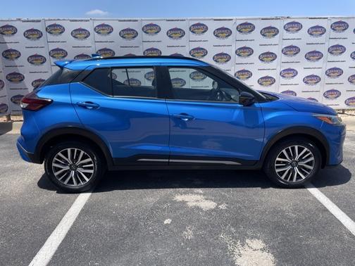 2024 Nissan Kicks SR
